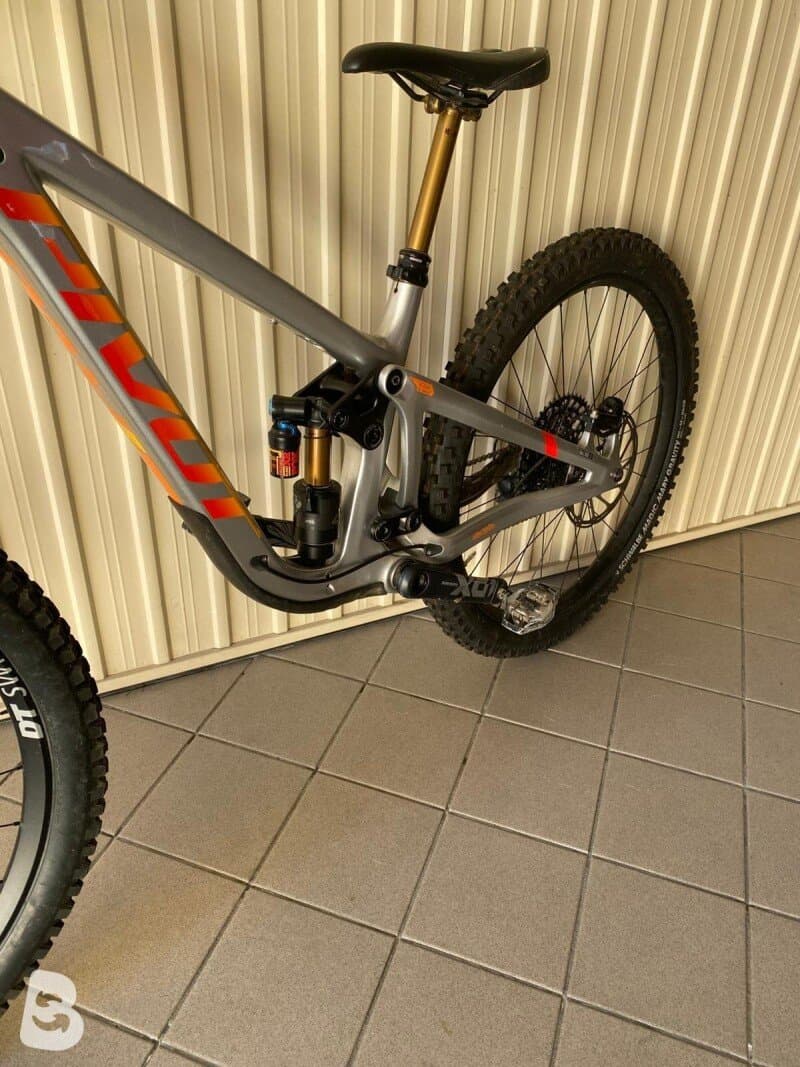 Pivot Firebird Pro X01 2023
