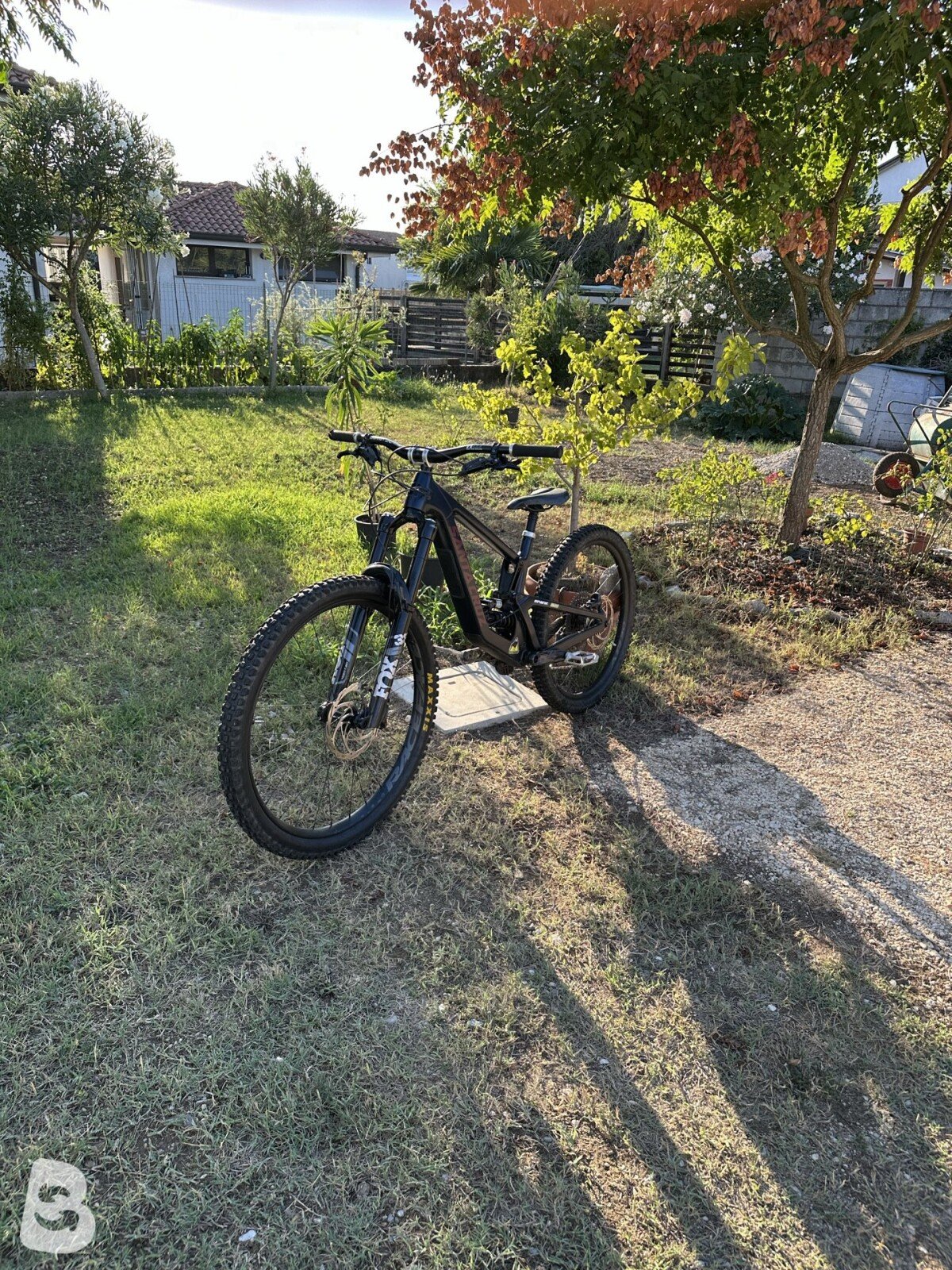 Santa Cruz NOMAD S / Carbon C 2024