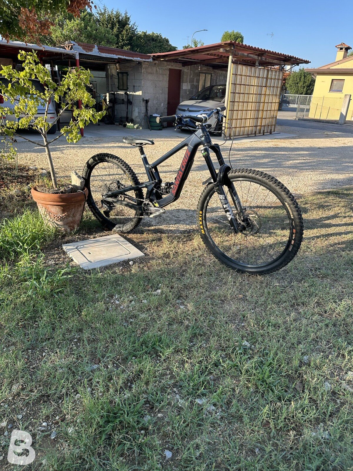 Santa Cruz NOMAD S / Carbon C 2024
