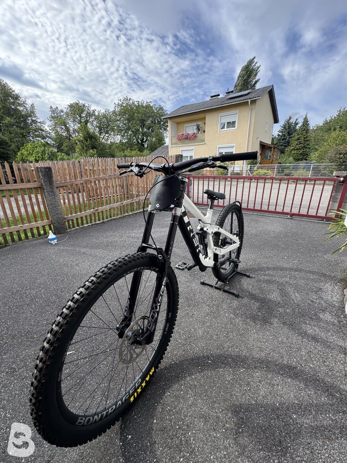 Trek Session 9 X01 2023