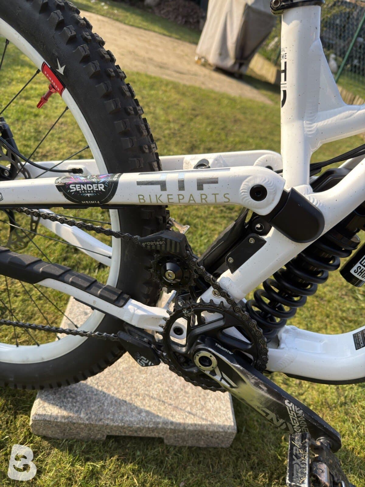Commencal SUPREME DH V5 RIDE NEW ROCKSHOX 2025