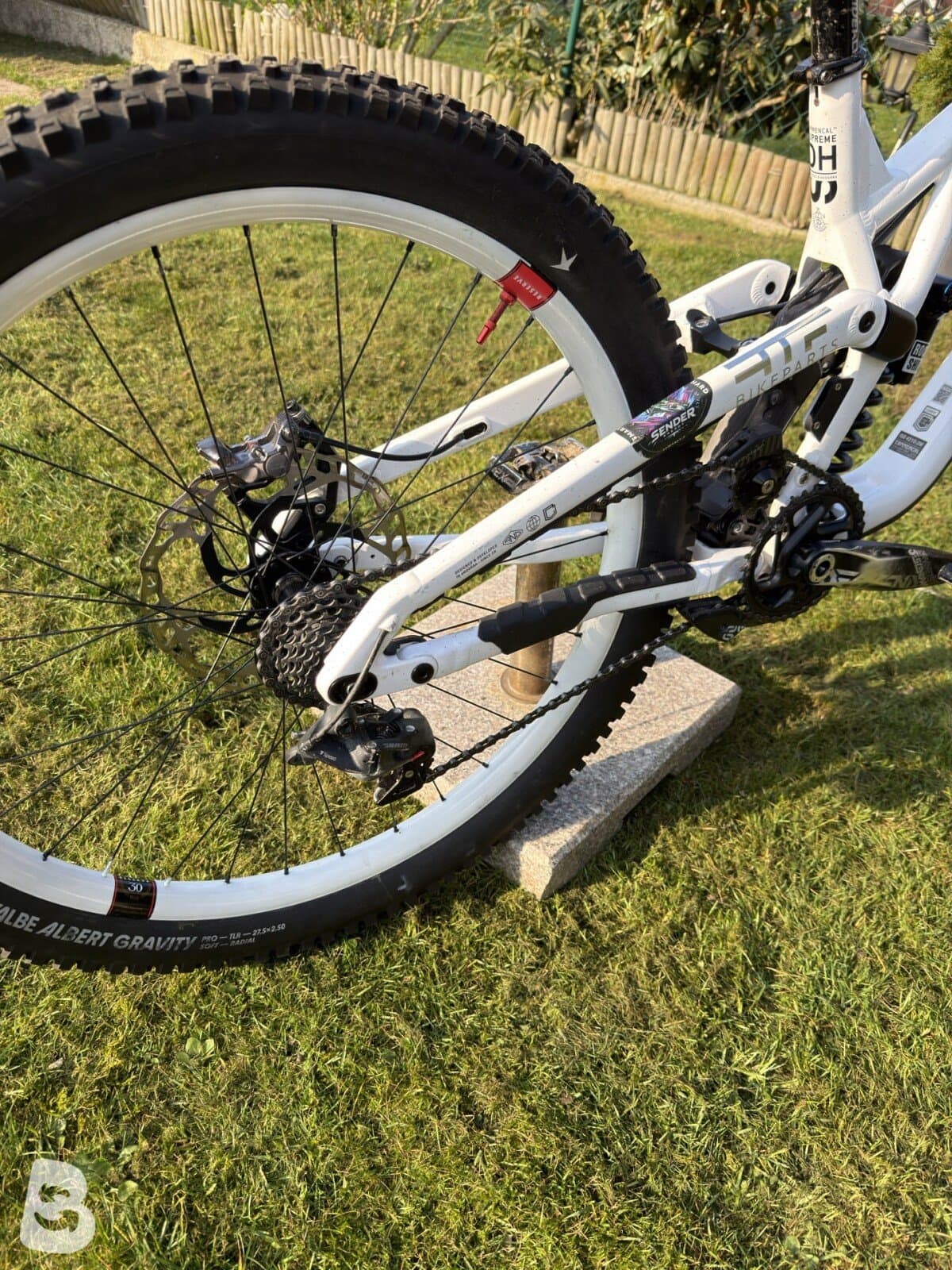 Commencal SUPREME DH V5 RIDE NEW ROCKSHOX 2025