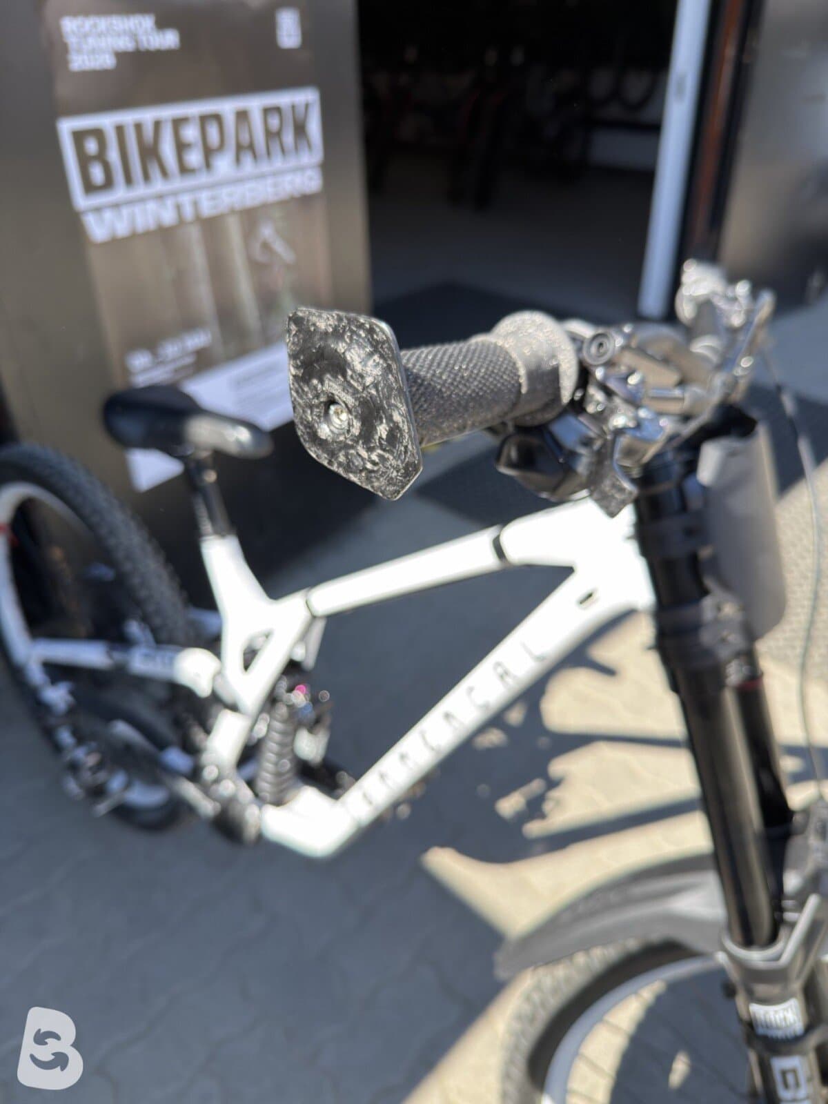Commencal SUPREME DH V5 RIDE NEW ROCKSHOX 2025