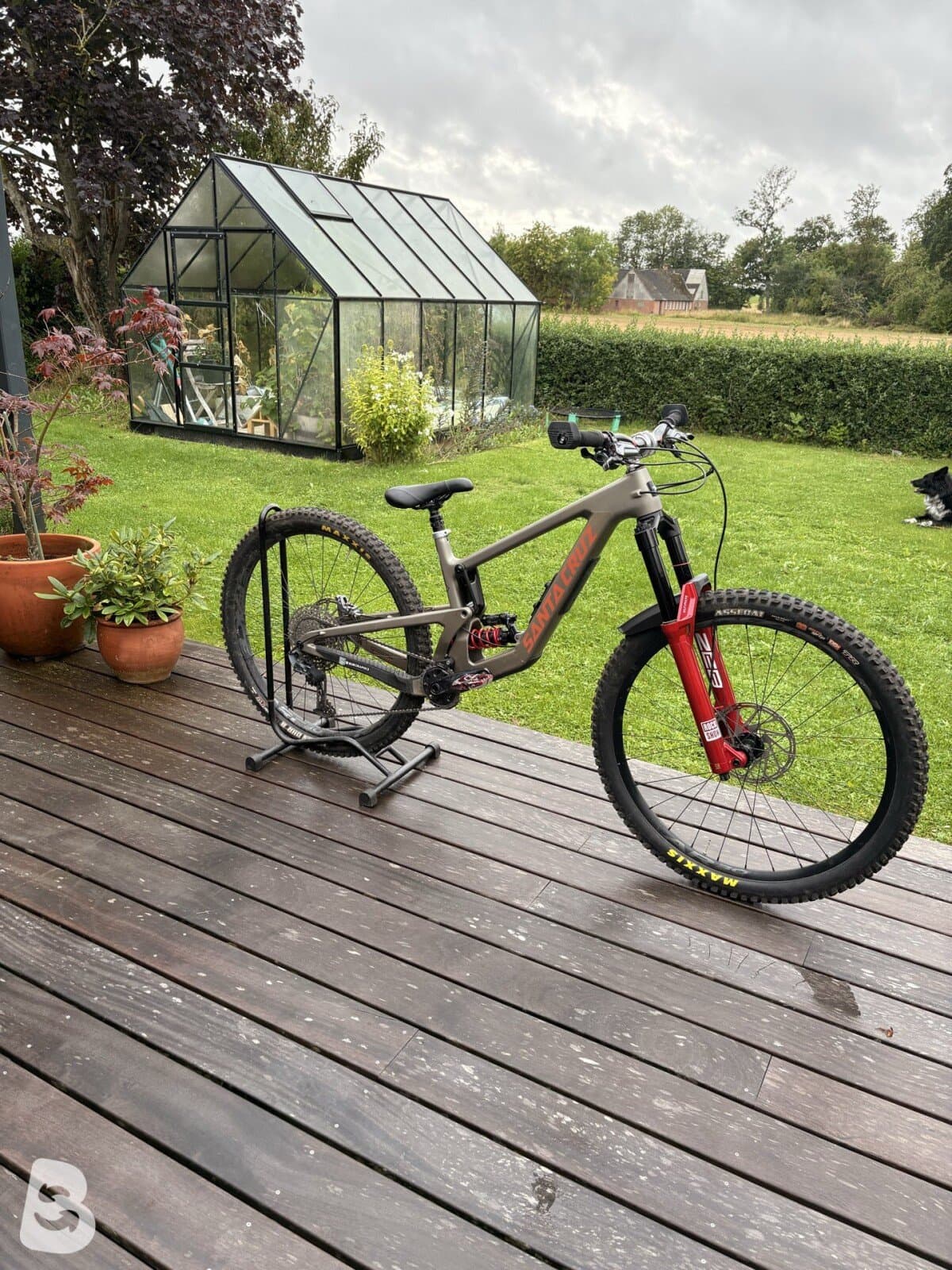 Santa Cruz megatower V2 2023