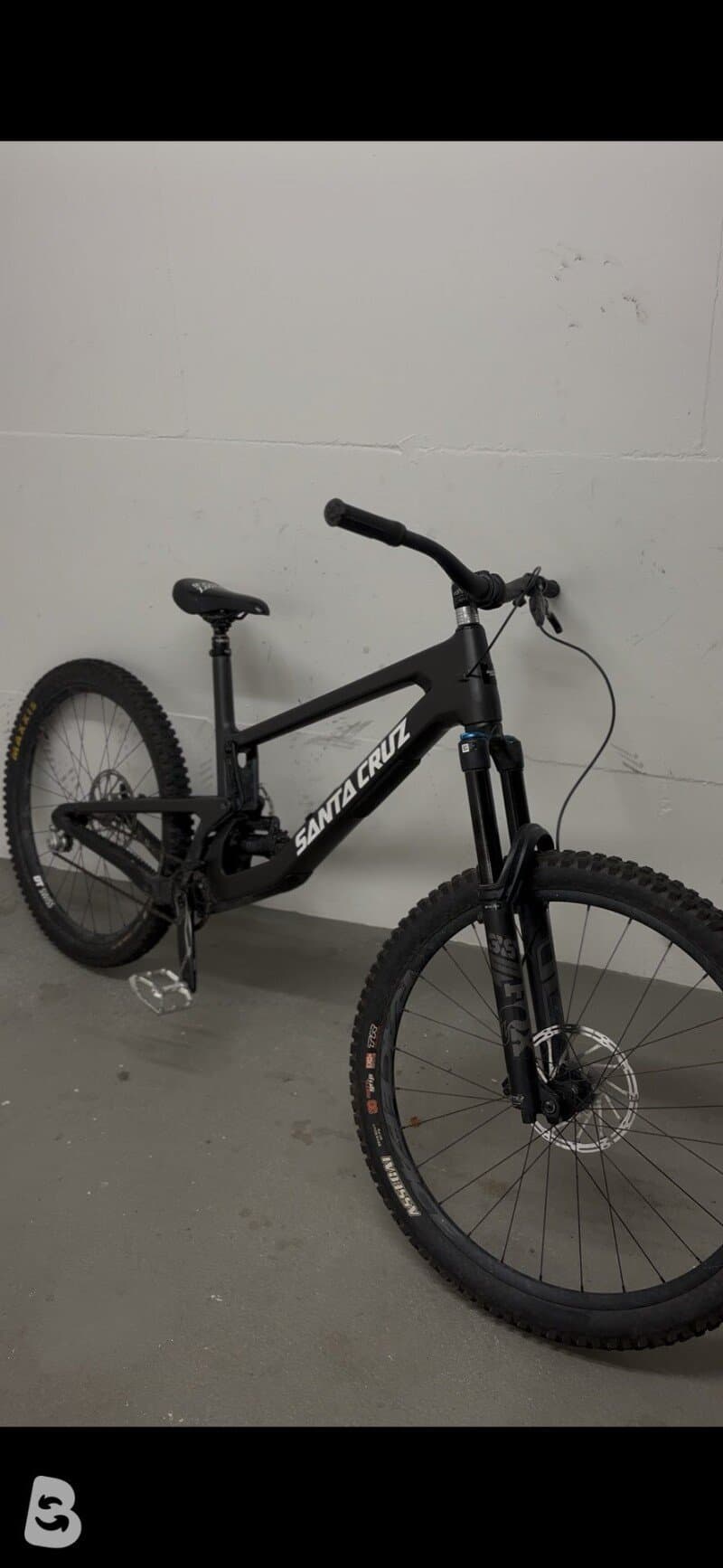 Santa Cruz NOMAD R / Carbon C 2023