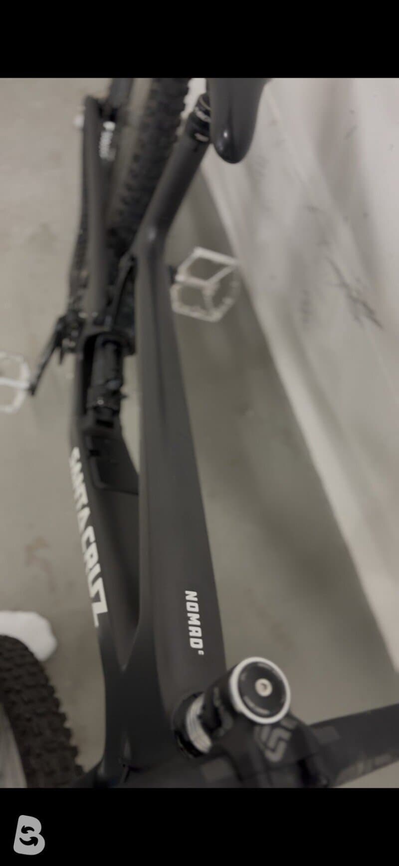 Santa Cruz NOMAD R / Carbon C 2023