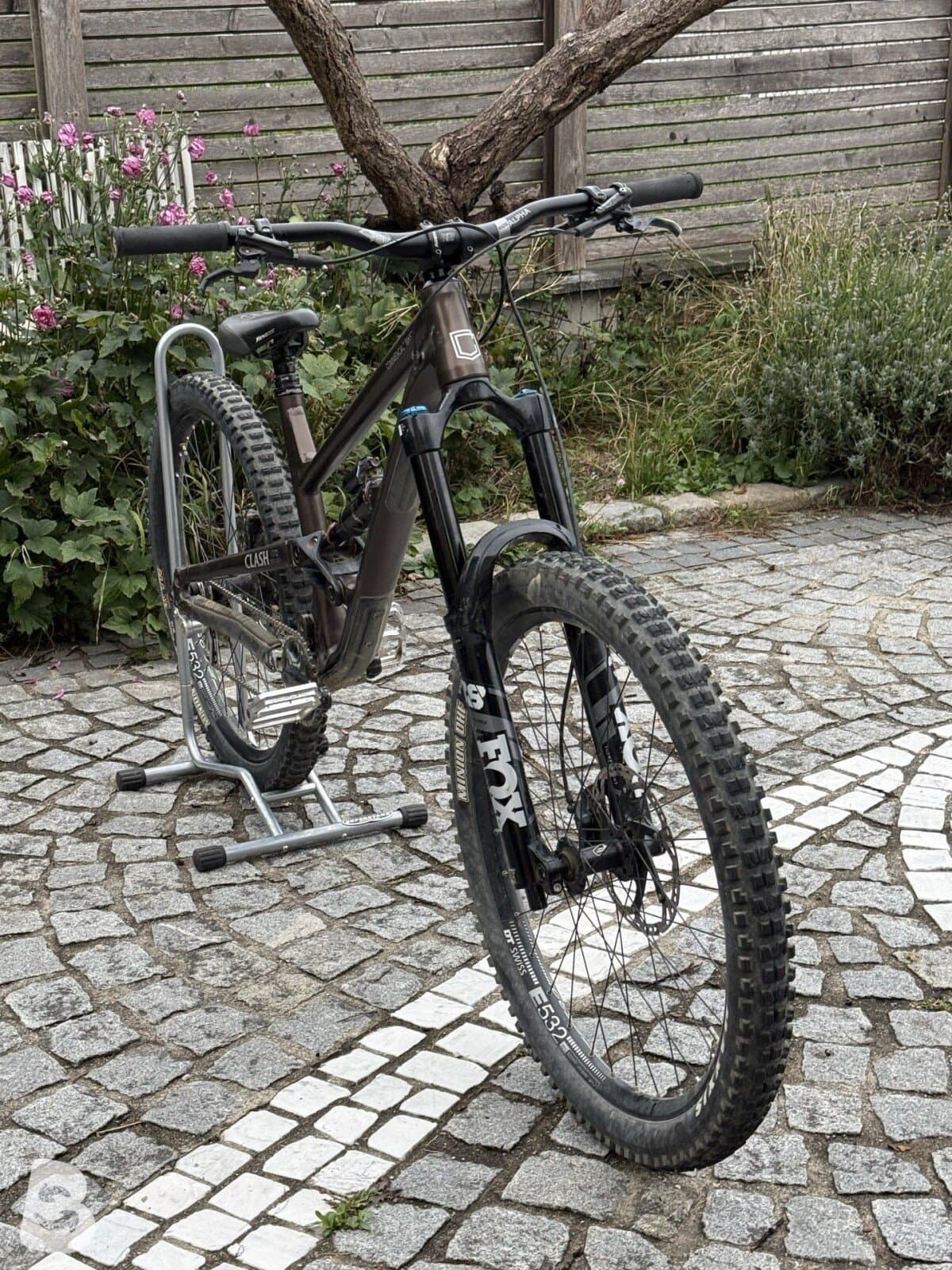 Commencal Clash Essential frozen brown 2023