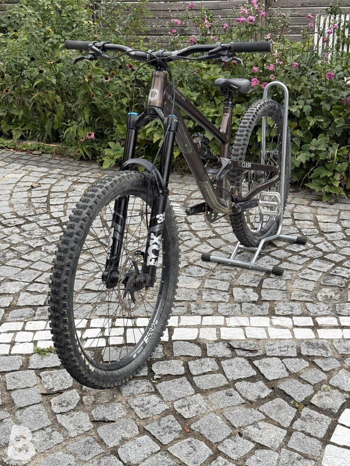 Commencal Clash Essential frozen brown 2023