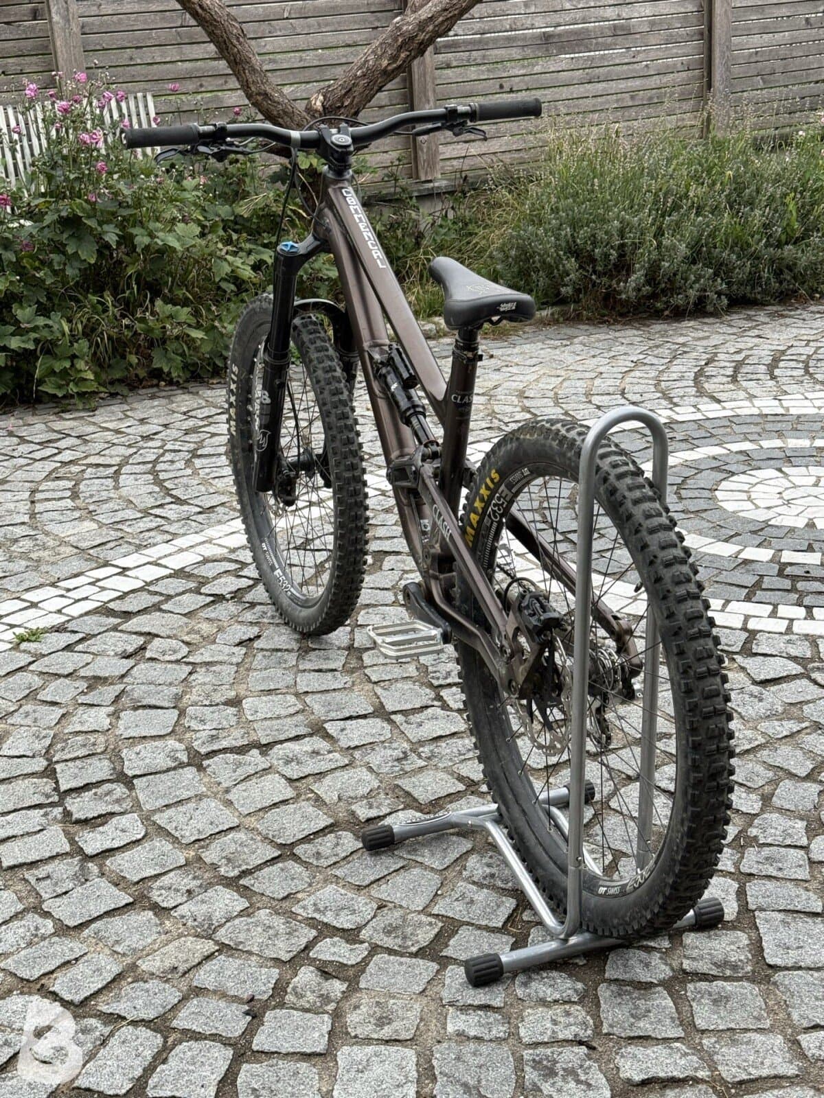 Commencal Clash Essential frozen brown 2023