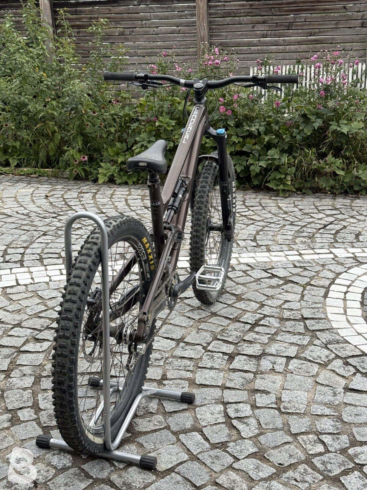 Commencal Clash Essential frozen brown 2023