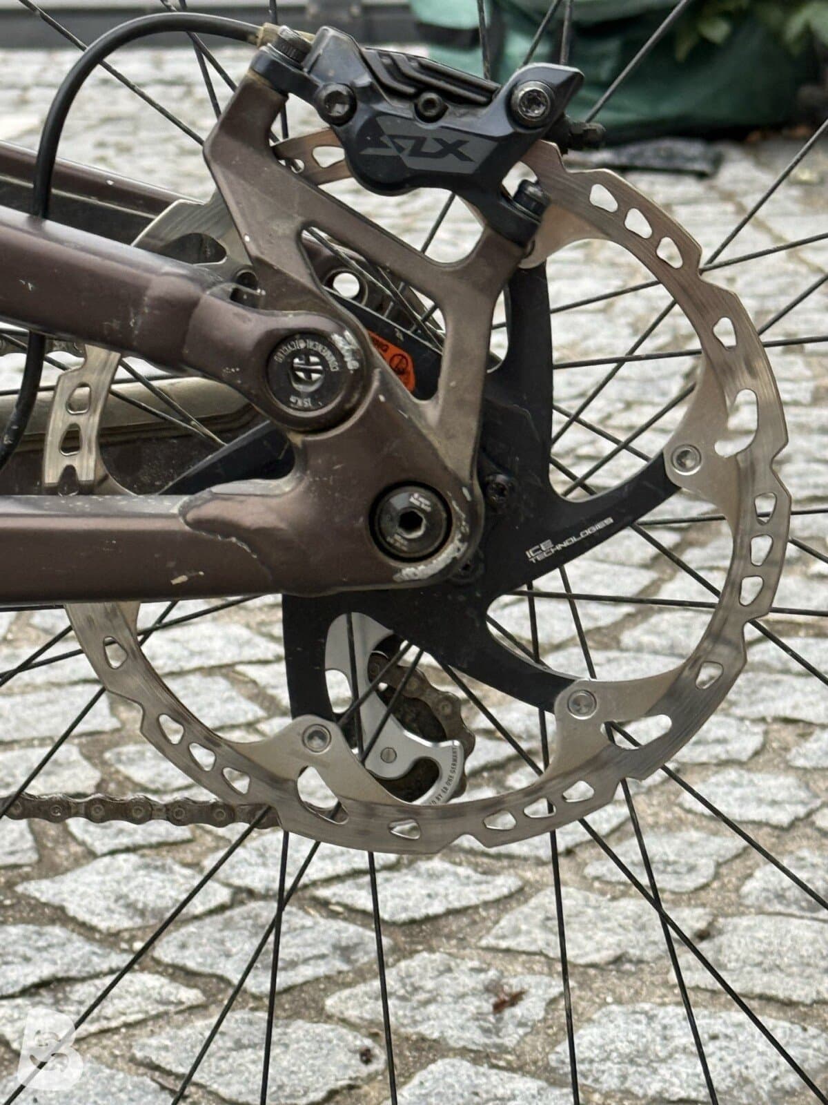 Commencal Clash Essential frozen brown 2023