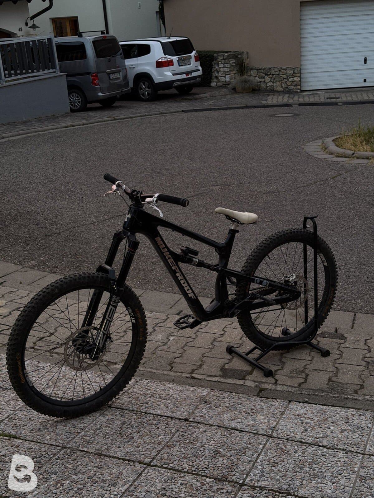 Nukeproof Mega 297 Carbon RS 2025