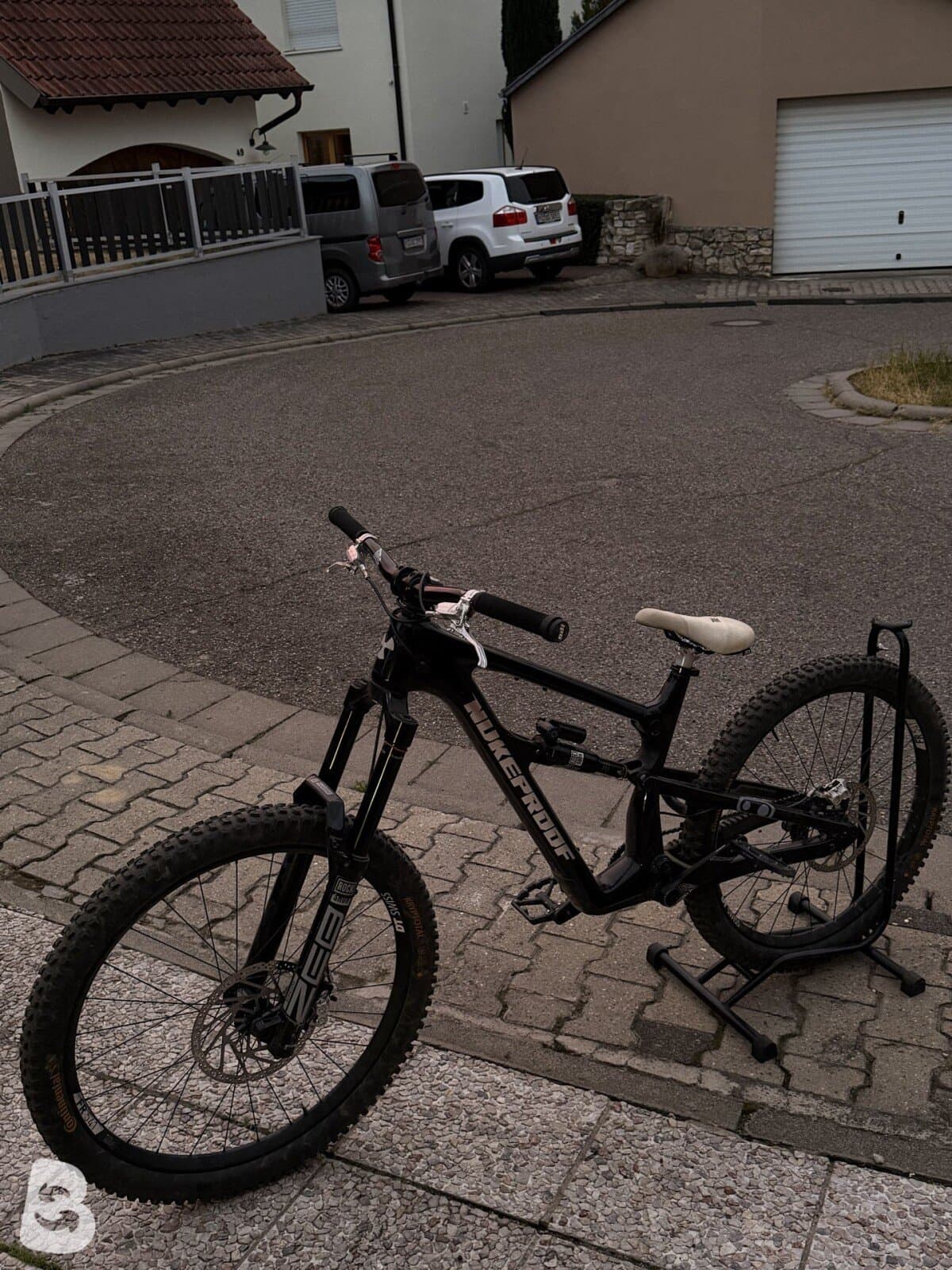 Nukeproof Mega 297 Carbon RS 2025