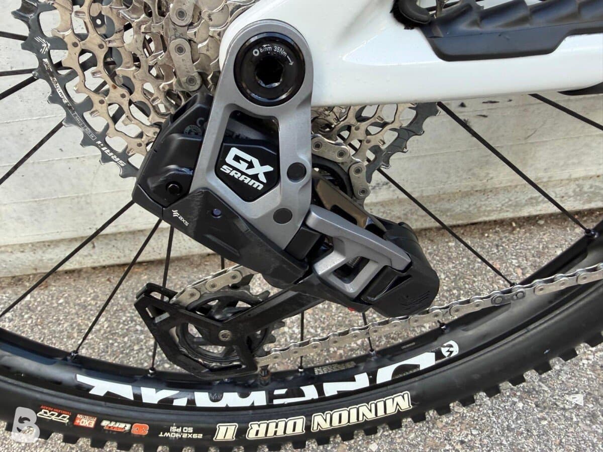 Mondraker NEAT RR 2024