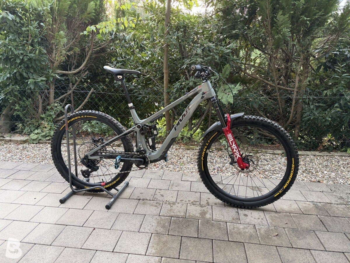 Pivot Shuttle Sl 2024