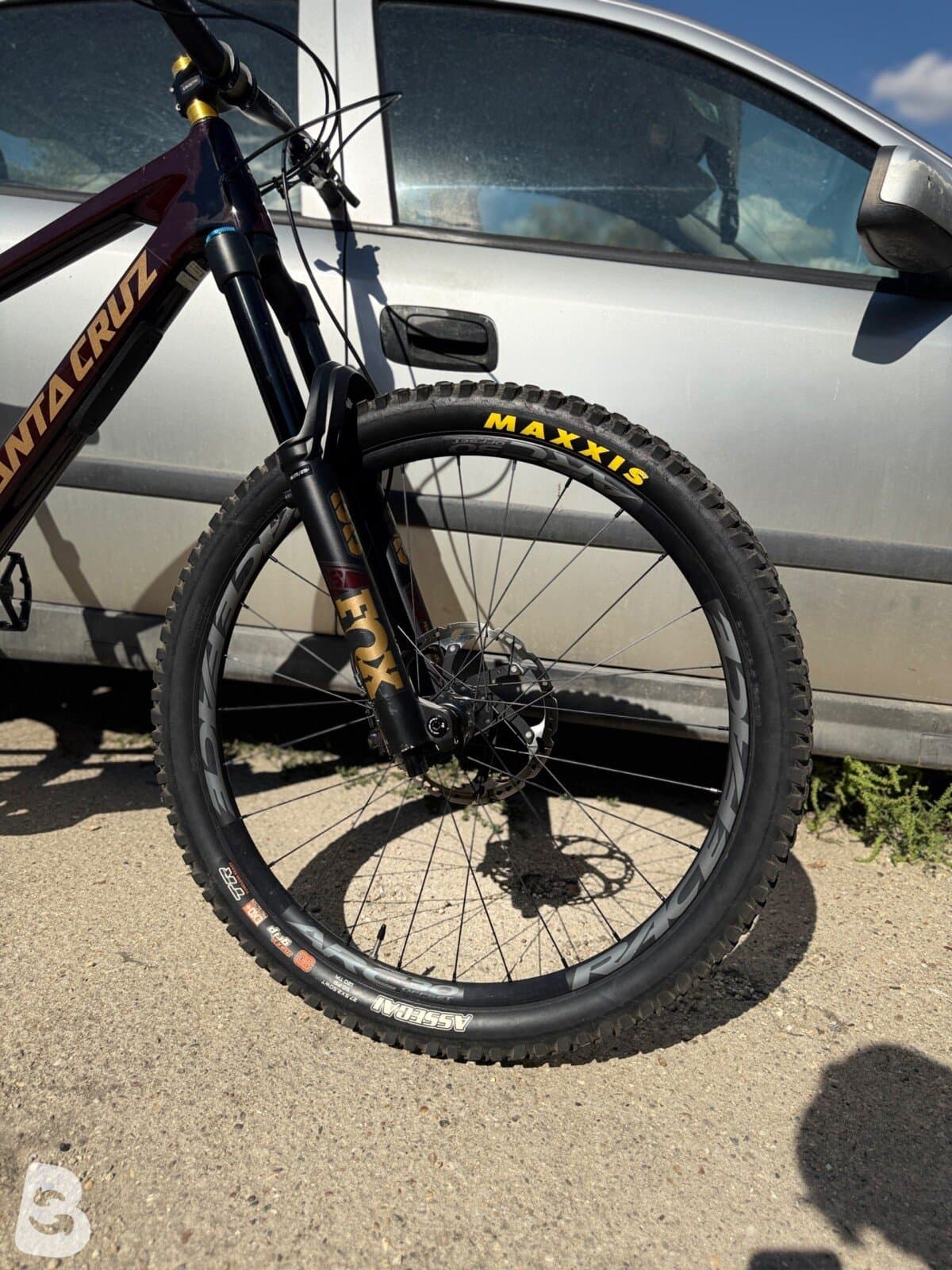 Santa Cruz Nomad XT 2021