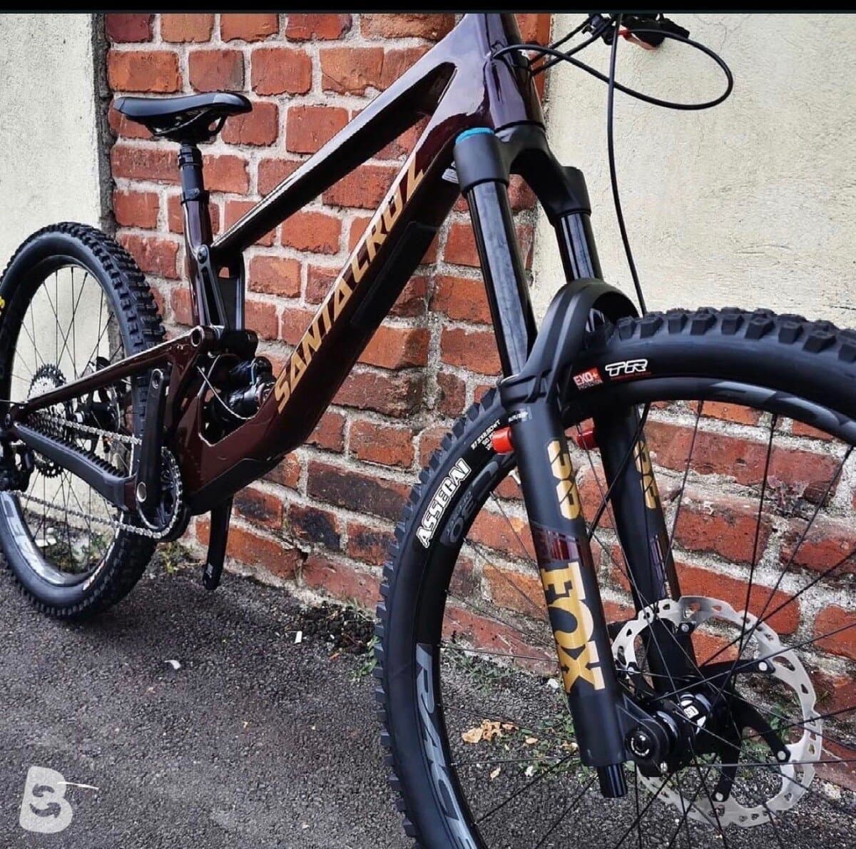 Santa Cruz Nomad XT 2021