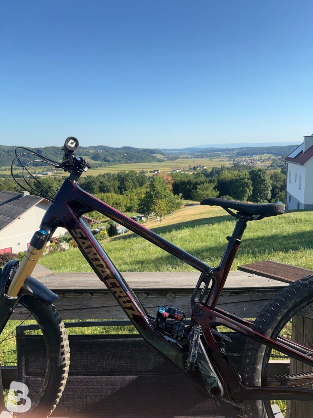 Santa Cruz Nomad Carbon 2022