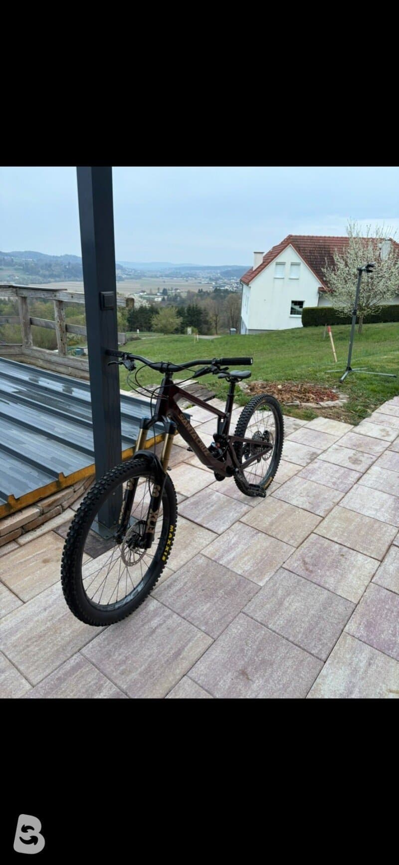 Santa Cruz Nomad Carbon 2022