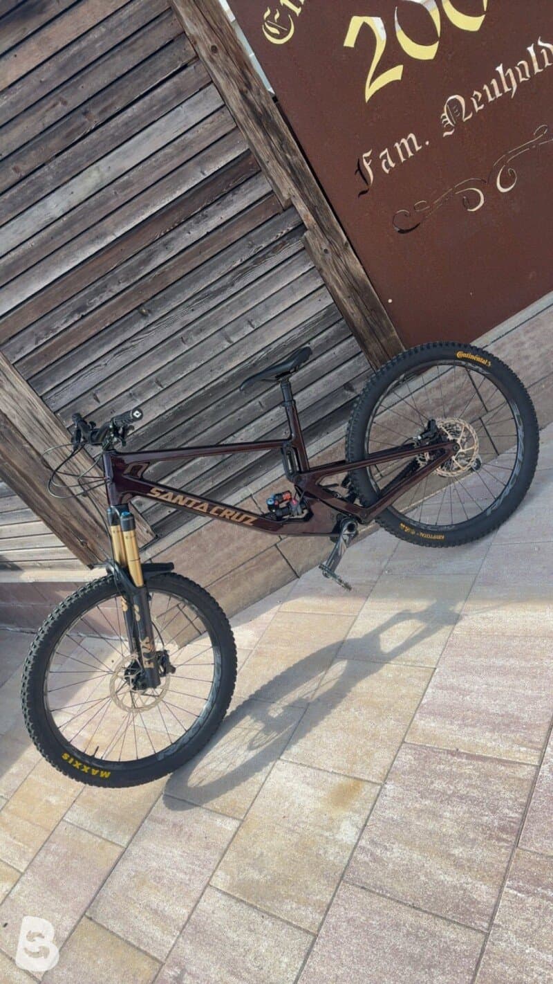 Santa Cruz Nomad Carbon 2022