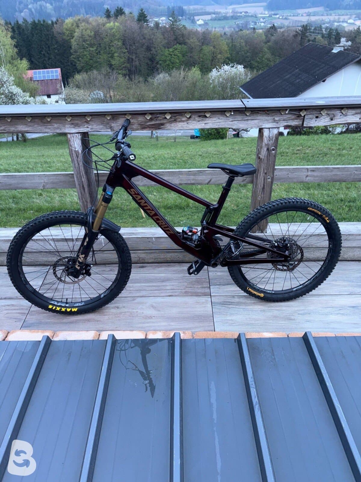 Santa Cruz Nomad Carbon 2022