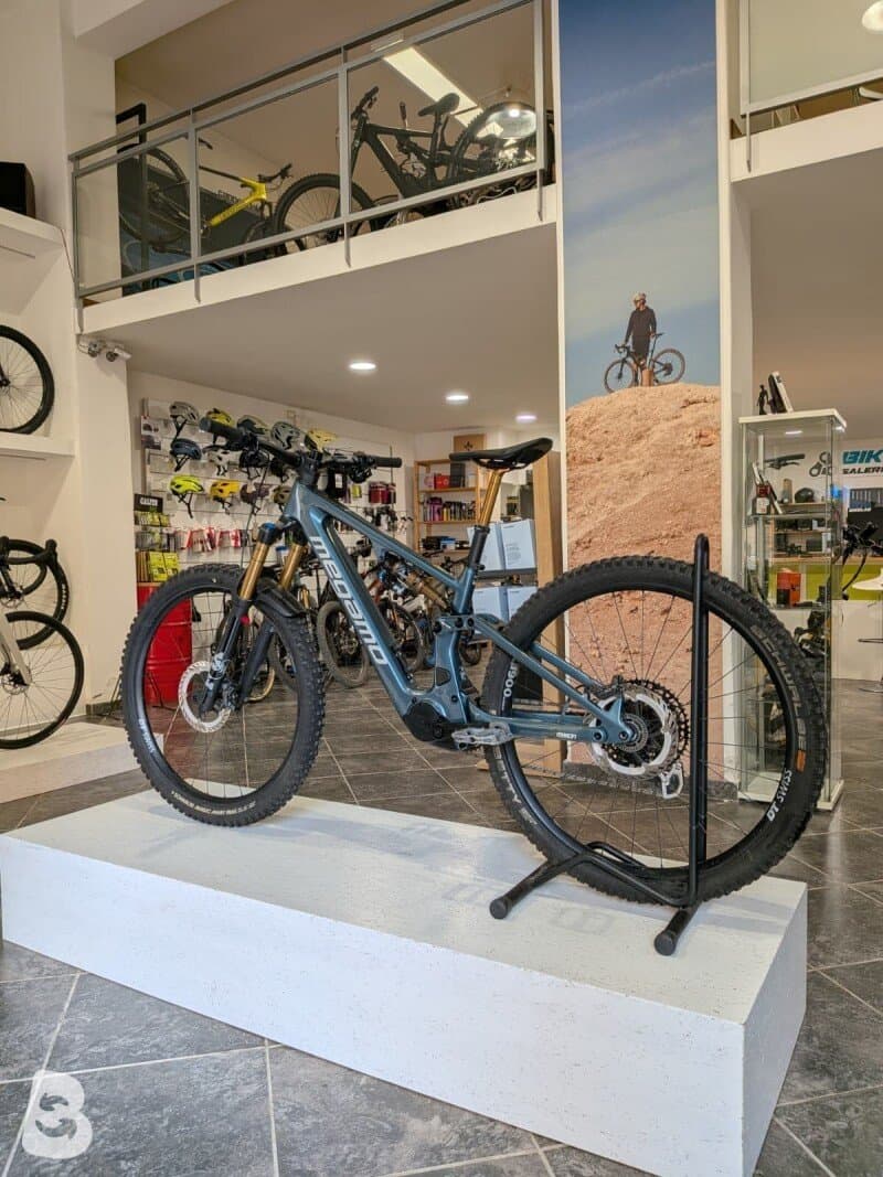 Megamo Reason Carbon 03 2026