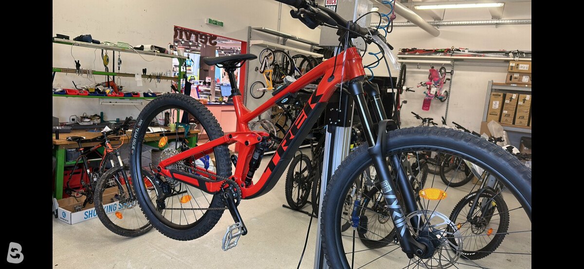 Trek Slash 8 2023