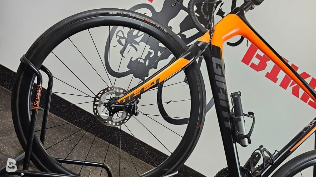 Giant deffy advanced 2 disc + carbon wheels 2019