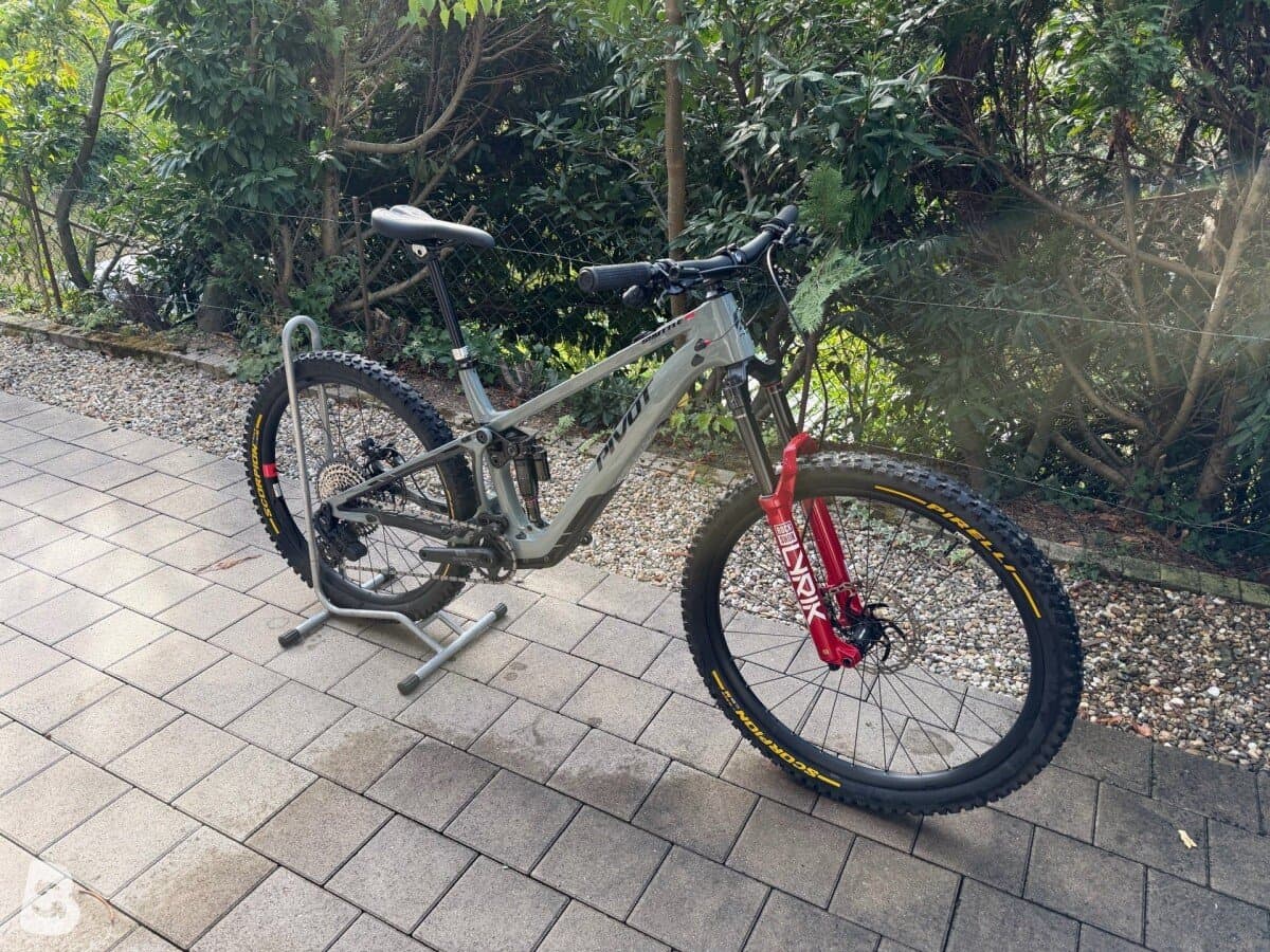 Pivot Shuttle SL 2024