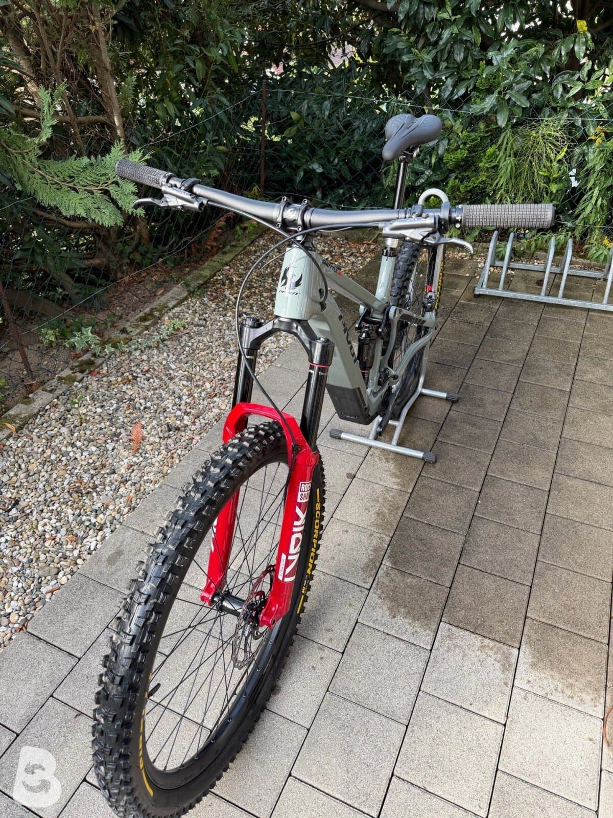 Pivot Shuttle SL 2024