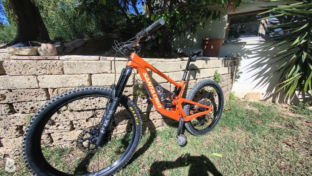 Santa Cruz Bronson S Carbon 2024