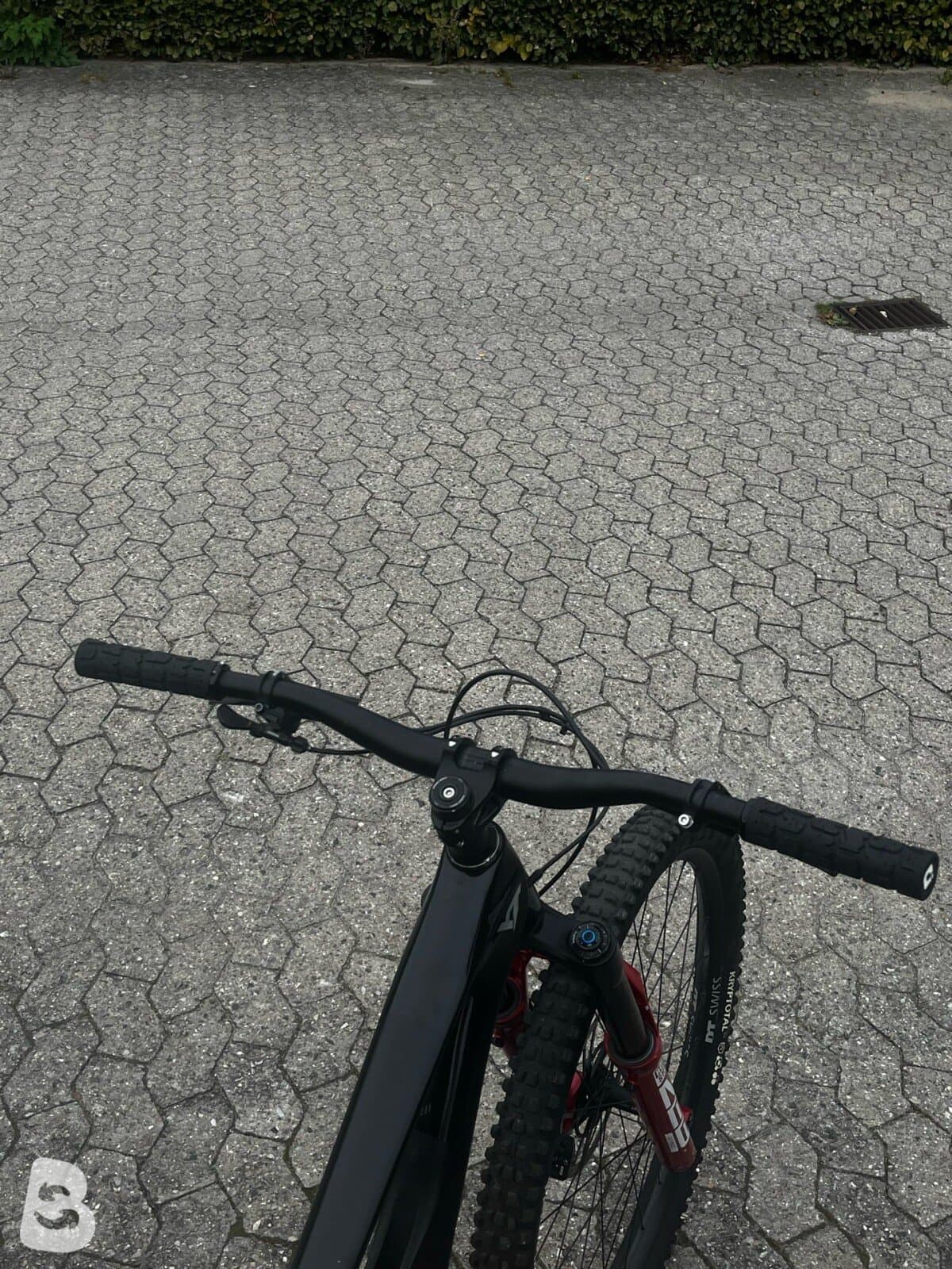 YT Industries Capra CF Pro 2025