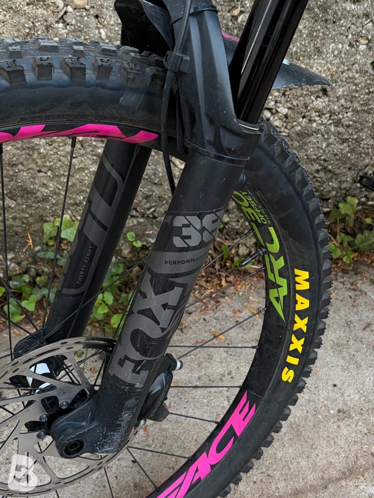 Santa Cruz Nomad S 2024