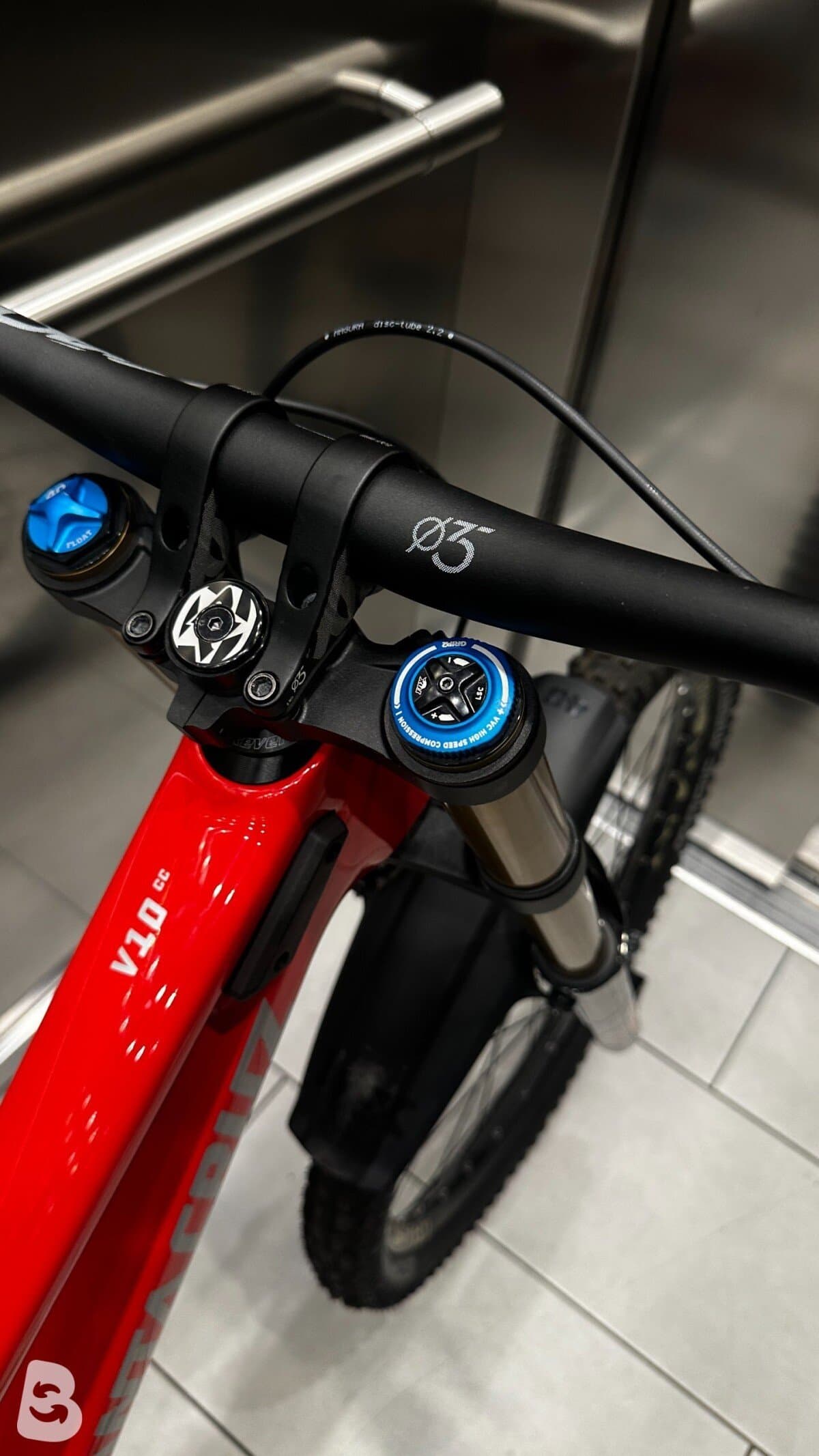 Santa Cruz V10 2024