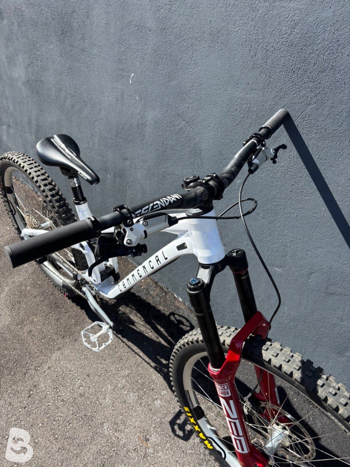 Commencal Meta v5 sx 2025