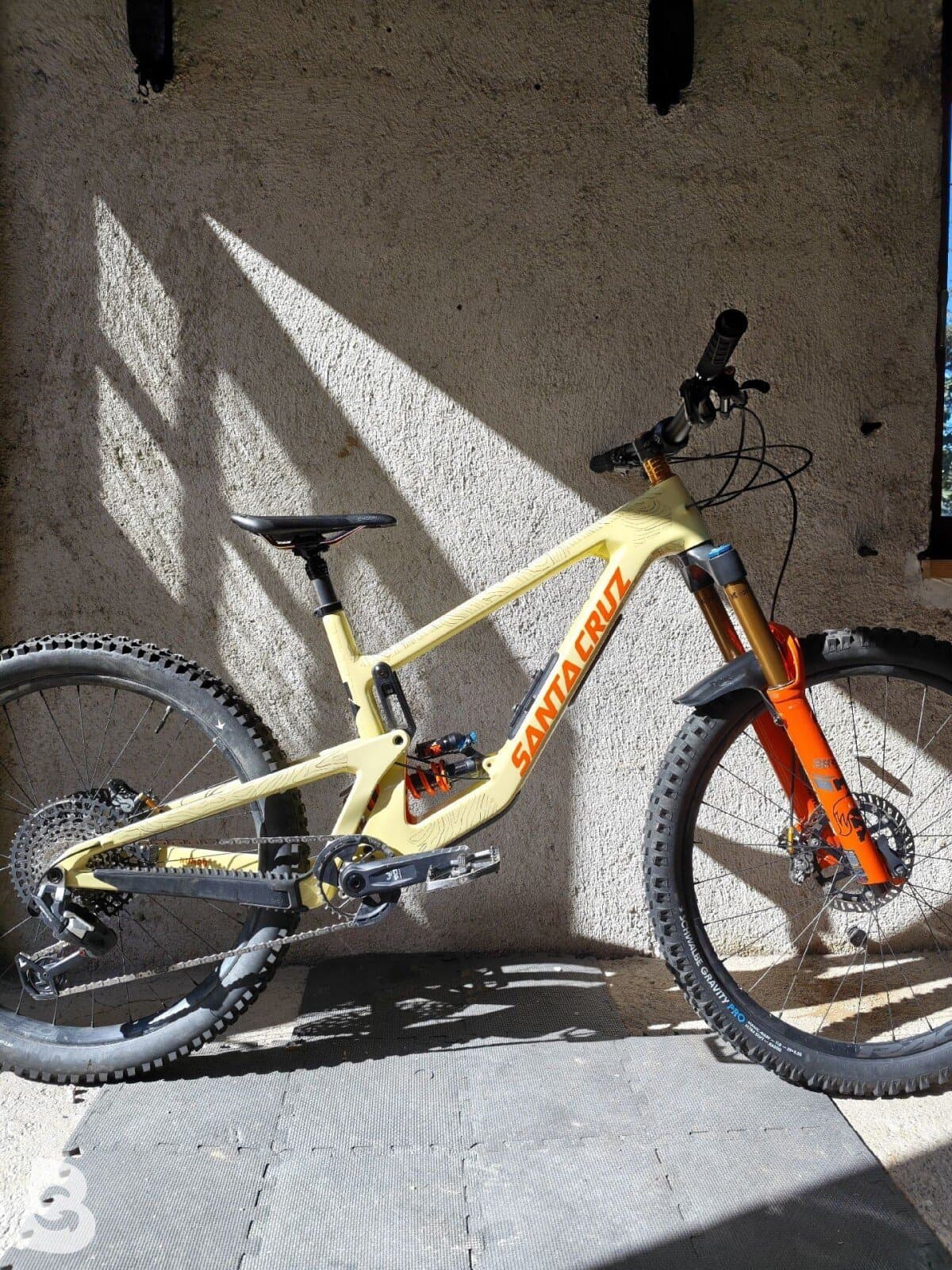 Santa Cruz Nomad 6 CC custom 2024