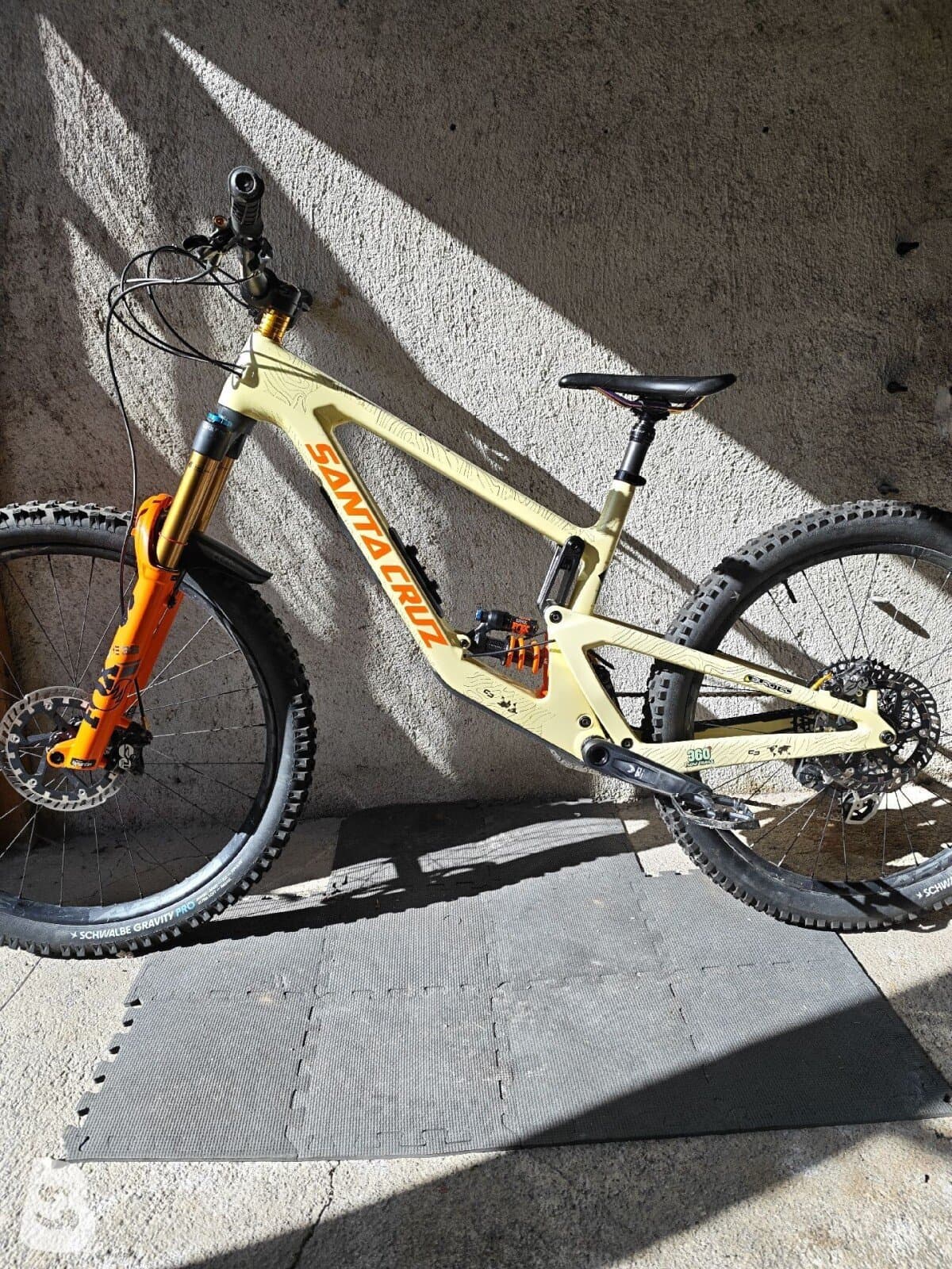 Santa Cruz Nomad 6 CC custom 2024
