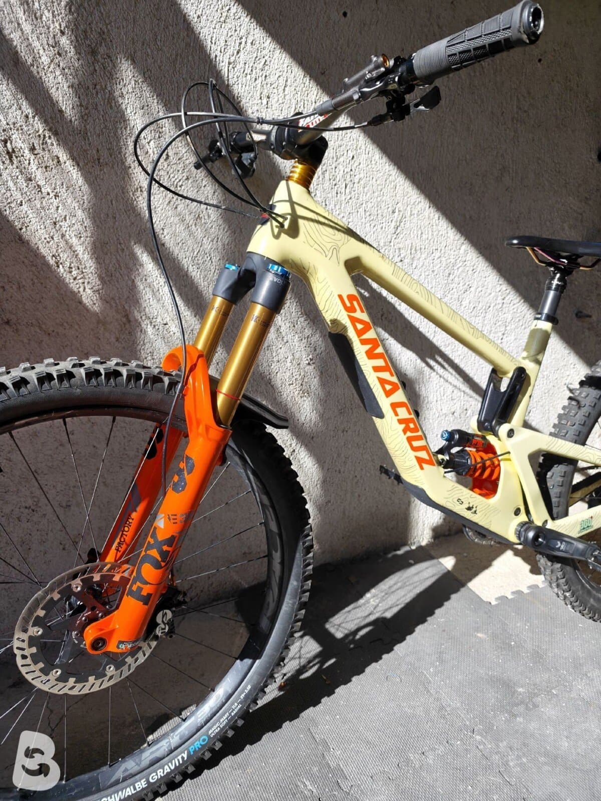 Santa Cruz Nomad 6 CC custom 2024