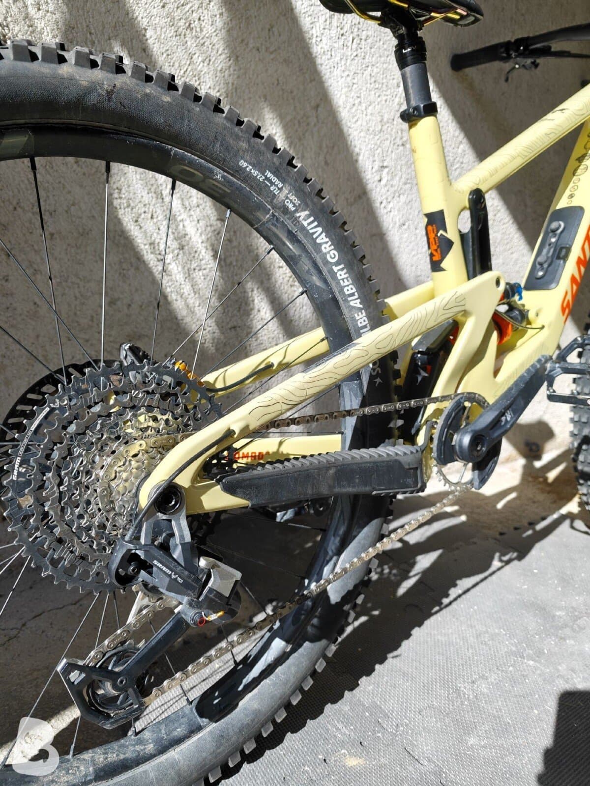 Santa Cruz Nomad 6 CC custom 2024