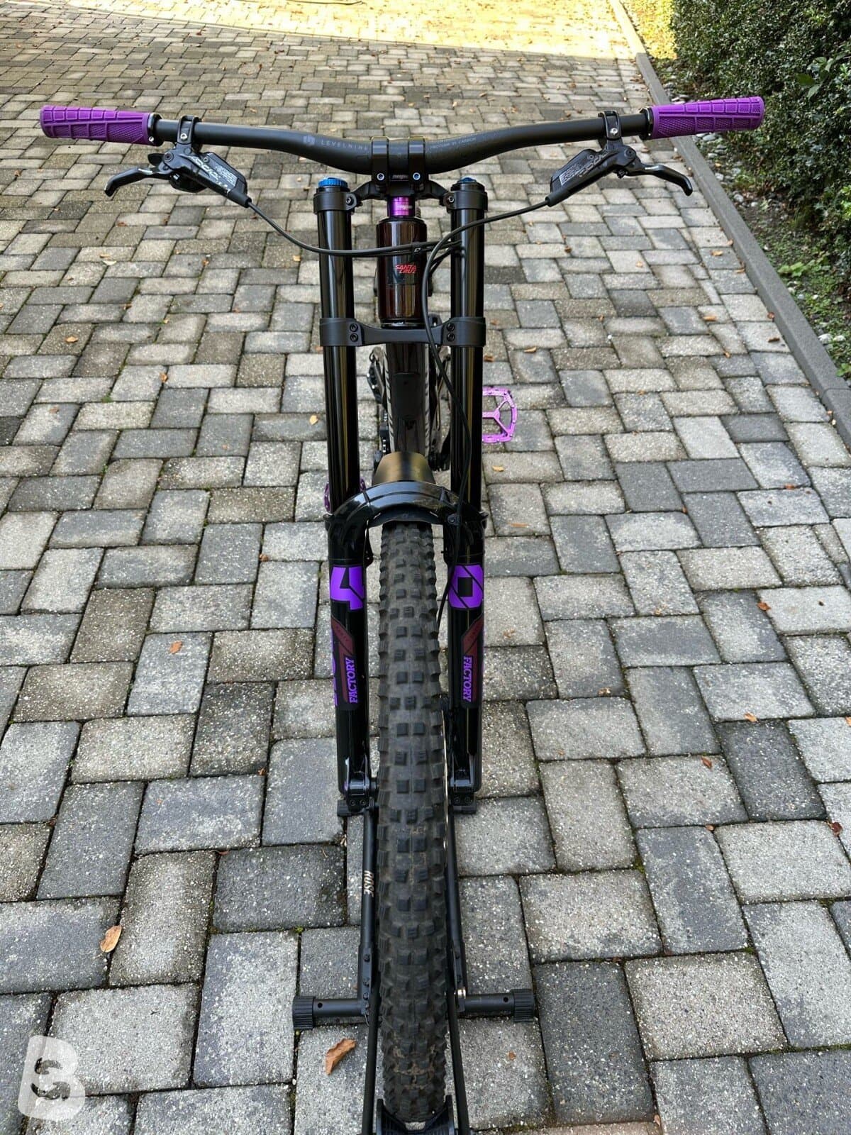 Santa Cruz V10 S MX / Carbon CC 2023