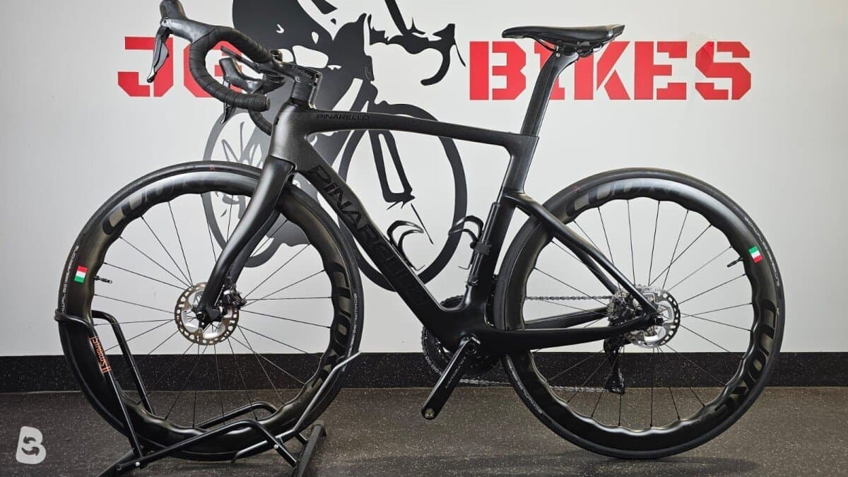 Pinarello F9 Razor Black Disc 2024