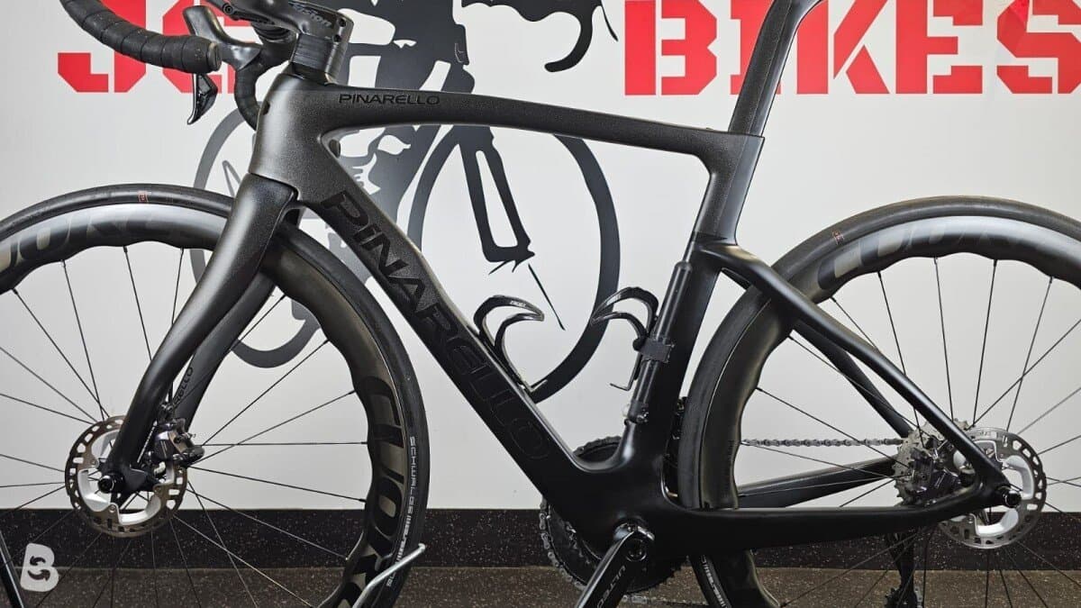 Pinarello F9 Razor Black Disc 2024