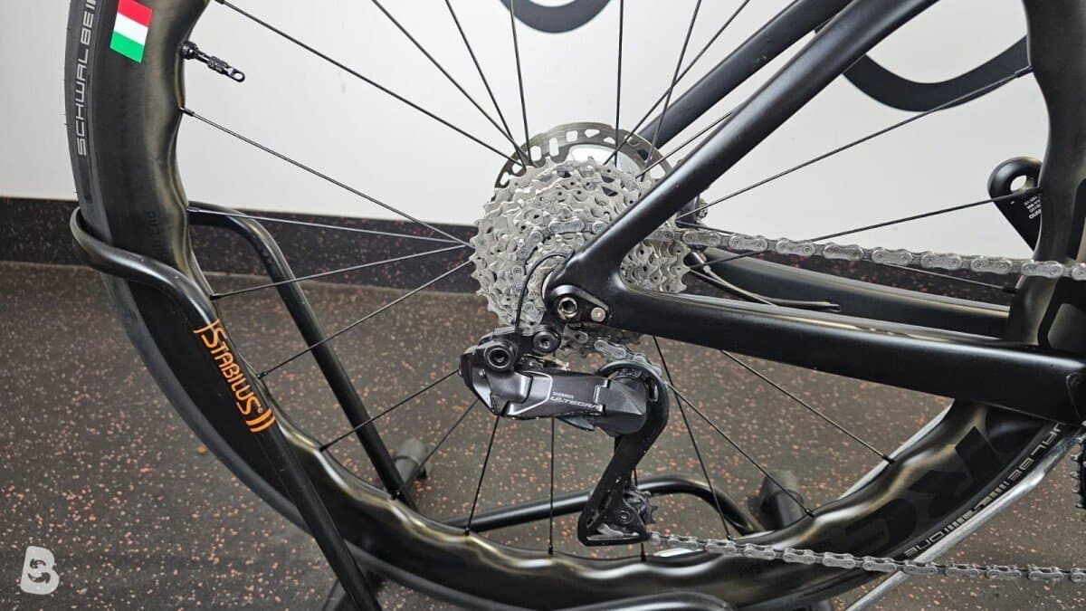 Pinarello F9 Razor Black Disc 2024