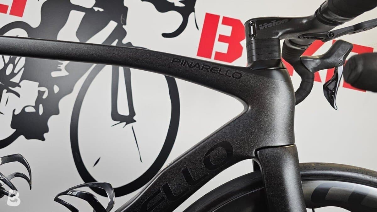 Pinarello F9 Razor Black Disc 2024