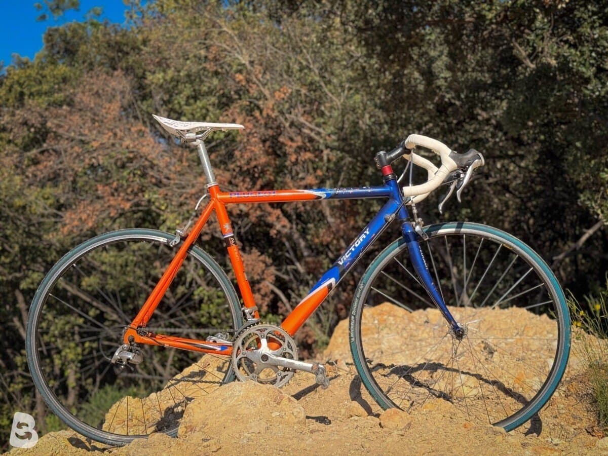 Peugeot Vélo route vintage / Vintage Road Bike – Taille L – Shimano EXAGE – Cadre aluminium 2000