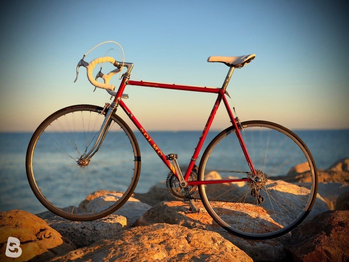 Olmo Vélo route vintage / Vintage Road Bike – Taille XL – Shimano 600 – Cadre acier 1980