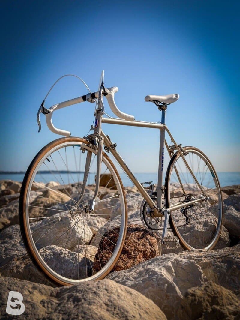 Peugeot Vélo route vintage / Vintage Road Bike – Taille M – Huret – Cadre acier 1980