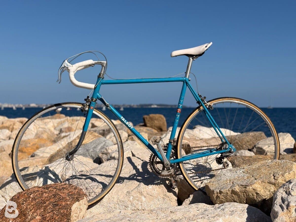 Peugeot Vélo route vintage / Vintage Road Bike – Taille L – Huret – Cadre acier 1990