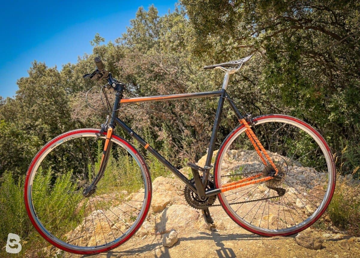 Peugeot Vélo route vintage / Vintage Road Bike – Taille XL – Shimano Claris – Cadre acier 2000