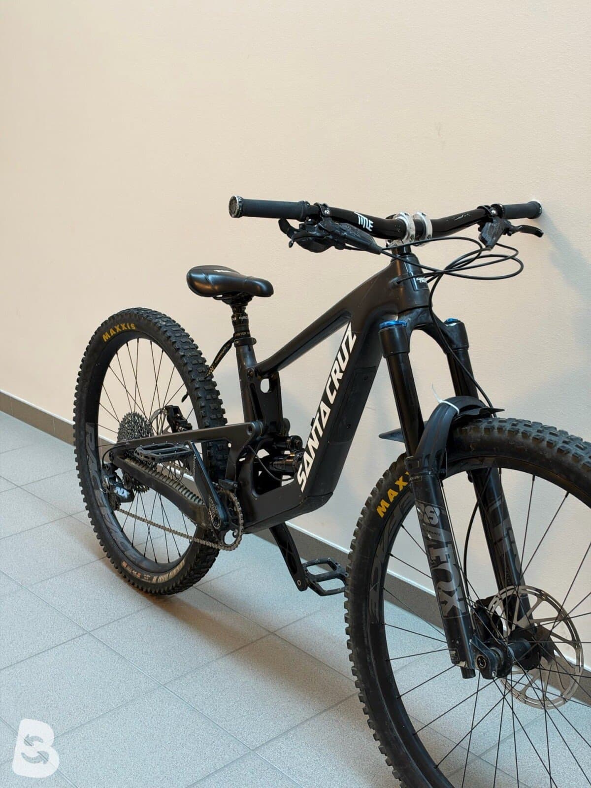 Santa Cruz NOMAD R / Carbon C 2023